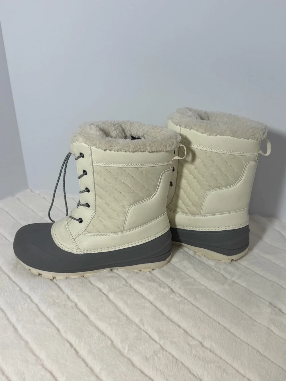 Winter boots - women’s size 6